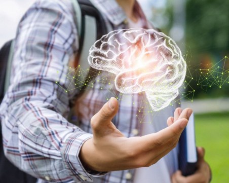 Почти 70% от българите споделят конспиративно мислене