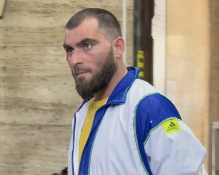 Пробация за агресивен пловдивчанин, вилнял с нож срещу чичо си в хипермаркет