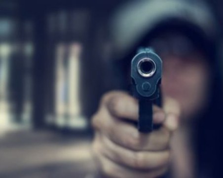 Простреляният в Плевен младеж и компанията му бягали от полицията