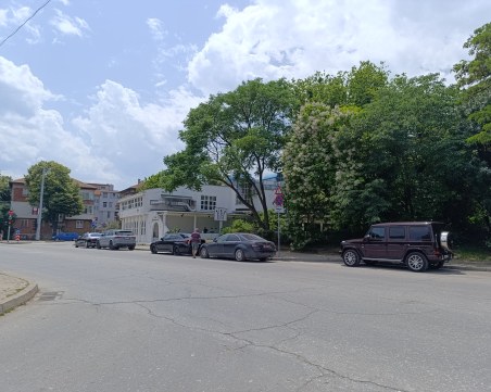 След като отвори забравен паркинг: Паяци вдигат поголовно коли в нарушение край Гребната база