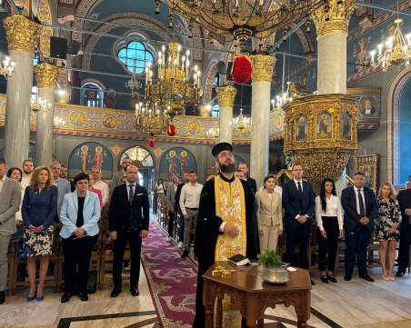 С молебен за успех ГЕРБ закри предизборната кампания в Пловдив