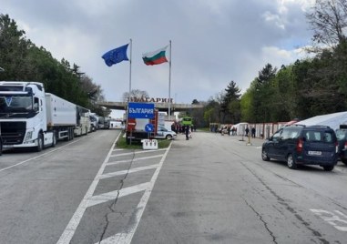 Интензивен е трафикът на някои от граничните пунктове с Румъния