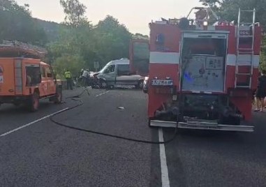 На пътя Хасково Кърджали е станала тежка катастрофа Движението в района