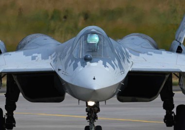 Украйна съобщи че за първи път е поразила руски изтребител