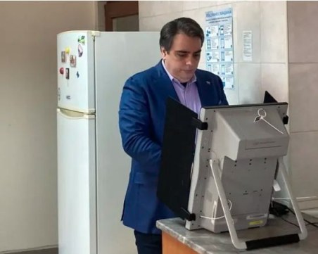 Асен Василев: Гласувах злобата и завистта да не унищожат България