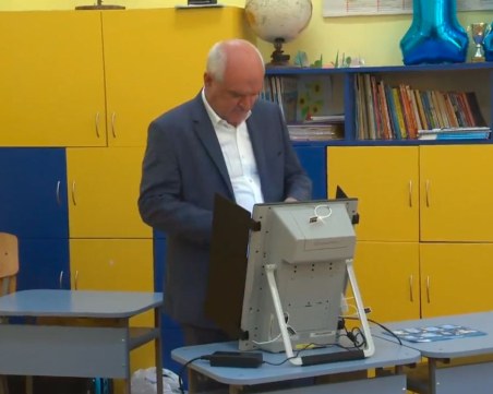 Главчев: Надявам се на стабилен парламент с пълен мандат