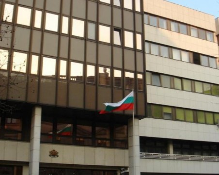 Голям наплив от гласуващи пред българското посолство в Берлин