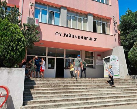Преустановиха гласуването с машини в няколко секции в Пловдив, гласуват с хартия