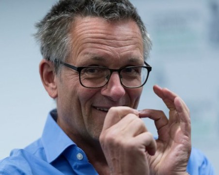 Тялото на британския водещ Майкъл Мозли е изплувало на гръцкия остров Сими