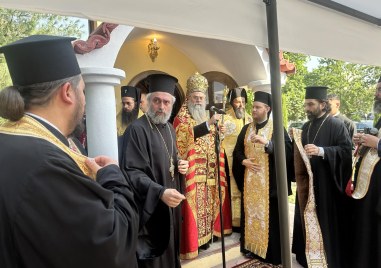 Негово Високопреосвещенство пловдивският митрополит Николай извърши чина на освещаване на