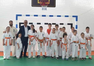 Нов физкултурен салон в ОУ Св Климент Охридски в Скутаре