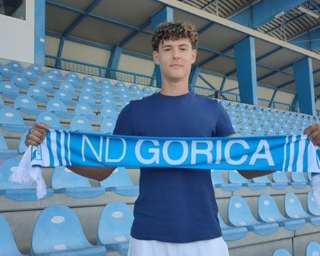 Ботев взима двама балканци