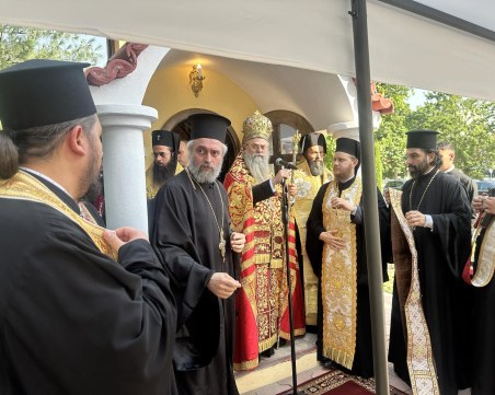 Митрополит Николай освети новия параклис на ДКЦ-то в Тракия