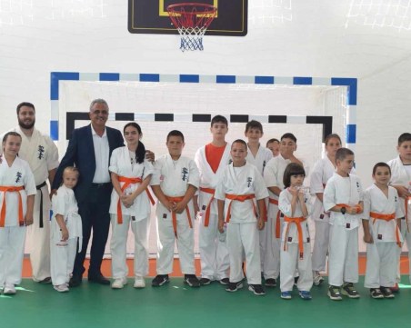 Нов физкултурен салон бе открит в училището в Скутаре