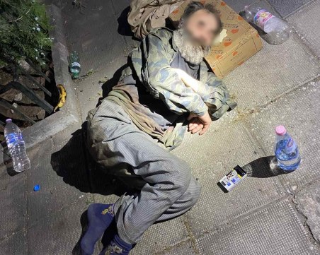Парализиран скитник бедства на улицата в Пловдив, жена вдигна на крак институциите да помагат
