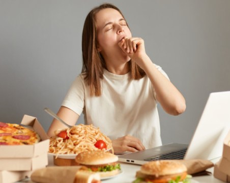 7 причини да чувстваме умора след ядене - и какво да направим