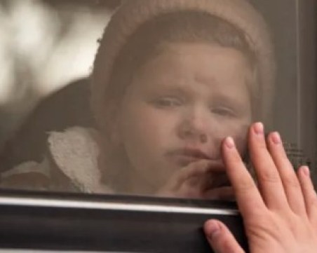 МС отпусна средства за украински деца, загубили родител във войната