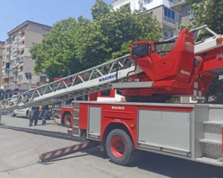 Оставиха в ареста учителката от Стара Загора, запали апартамент  заради любовна драма