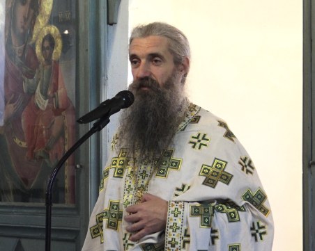 Отец Паралингов: В храма 