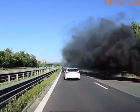 Кола гори на АМ Тракия