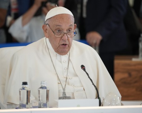 Папа Франциск пред Г-7 : Изкуственият интелект е очарователен и страховит