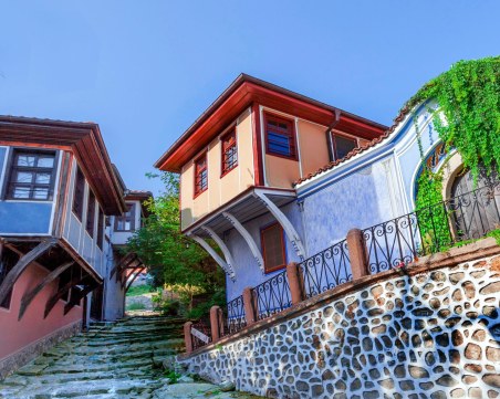 Слънчев и топъл ден днес, температурите в Пловдив достигат до 30 градуса