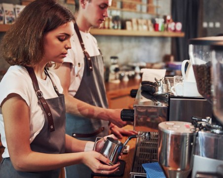 Все повече непълнолетни у нас работят