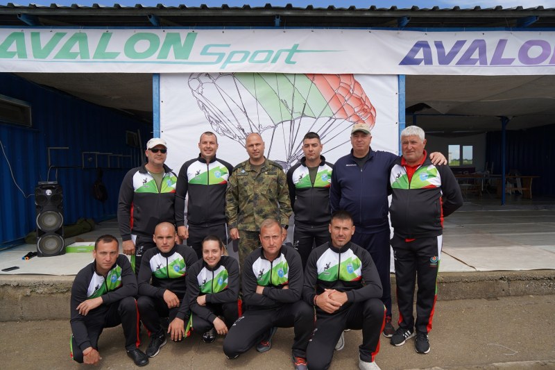 Командирът на Специалните сили генерал-майор Явор Матеев откри Републиканския шампионат по парашутизъм в Ерден