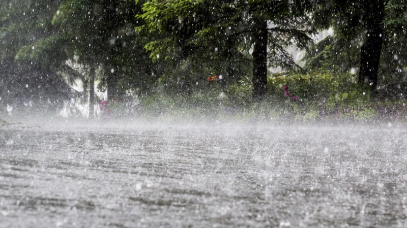 Приеха спешни мерки за подкрепа на пострадалите при бурята и проливните дъждове в няколко области