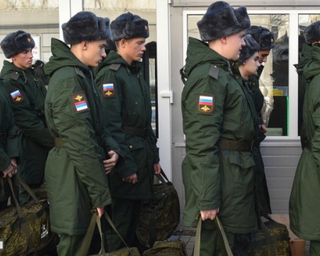 Арестуваха 41 мъже в наборна възраст, опитали да избягат с камион от Украйна