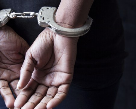 Пияна съдийка буйства във варненско районно, арестуваха я