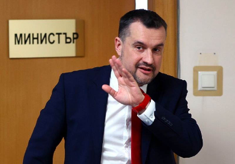 БСП гласува срещу Калоян Методиев, призова го да напусне парламента