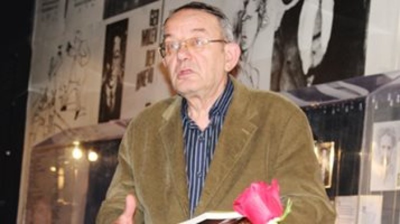 Почина пловдивският литератор Владимир Янев, любим преподавател на поколения студенти