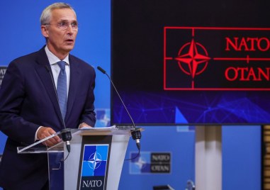 Страните от НАТО обсъждат разполагането на допълнителни ядрени оръжия изваждайки