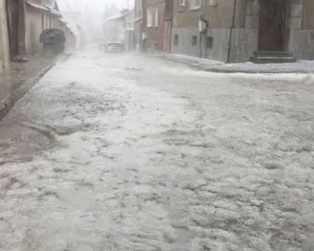 Проливен дъжд нанесе сериозни щети върху инфраструктурата в Смолян