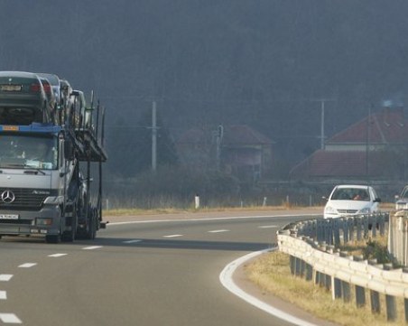 Българин се преобърна с камиона си на магистрала в Сърбия