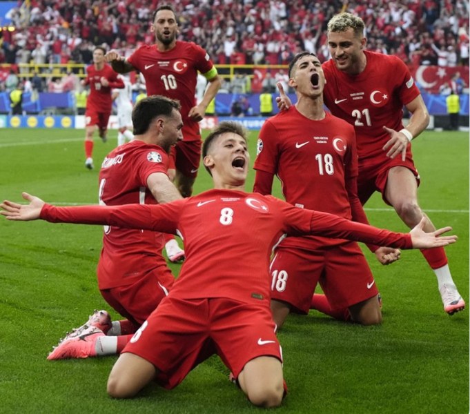Феноменален гол на Арда Гюлер и истинско зрелище - Турция победи Грузия