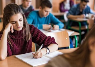 Значителна част от 15 годишните ученици в България нямат минимални познания