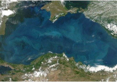 НАСА съобщи че Черно море е изменило рязко цвета си