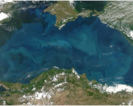 НАСА: Черно море е изменило рязко цвета си