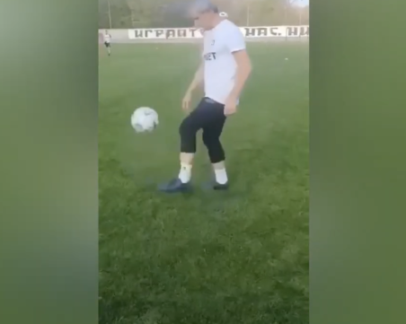 55-годишен тренира футбол след успешна смяна на става по нов метод в Пловдив ВИДЕО