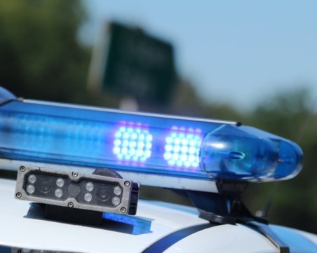 Мъж уби жена си пред 4-годишното им дете, след което се самоуби