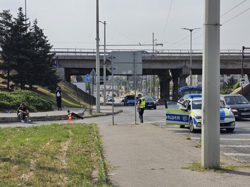 Мъж е в тежко състояние след катастрофа между лек автомобил и тротинетка в Русе