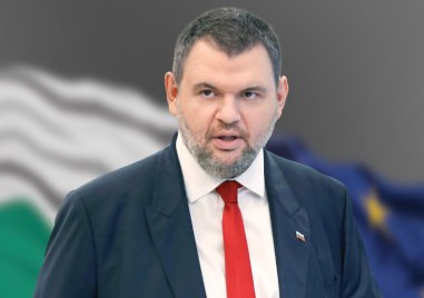 Служебният премиер Димитър Главчев а не президента Румен Радев да представлява България