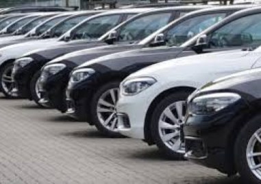 Продажбите на нови автомобили в ЕС се свиха през май