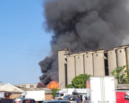 Голям пожар избухна в Русе