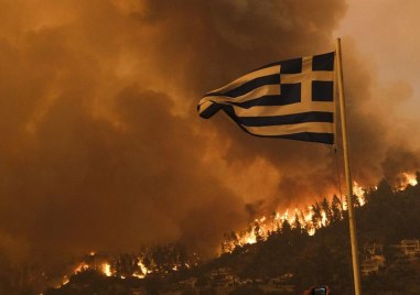 Гръцките власти арестуваха вчера 13 членове на екипажа и пътници
