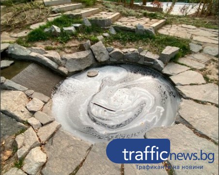 Фонтан в обновената Дондукова градина – мръсен и с пяна