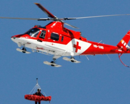 Пациент, ранен при катастрофа, е транспортиран с въздушна линейка от Велико Търново за София