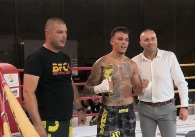 Състезателят на Bultras Fight Club Костадин Стойков записа победа на